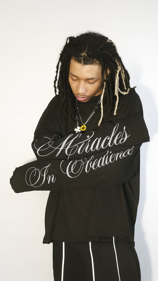 1000+ PEOPLE WAITING